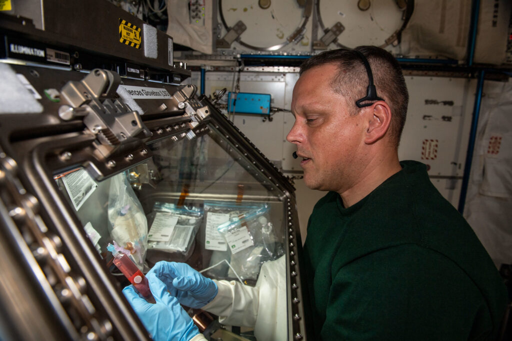 NASA Space Station Update 12 August, 2022 – Skin Healing  and Preparing for a Spacewalk